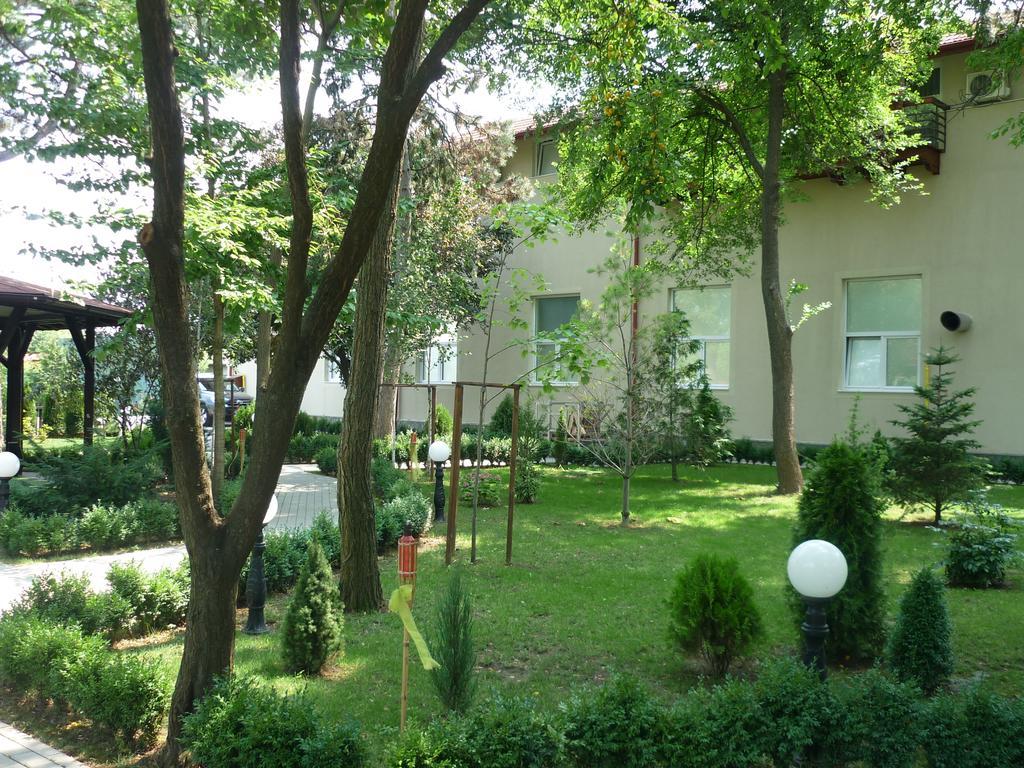מלון Baneasa Parc 3*