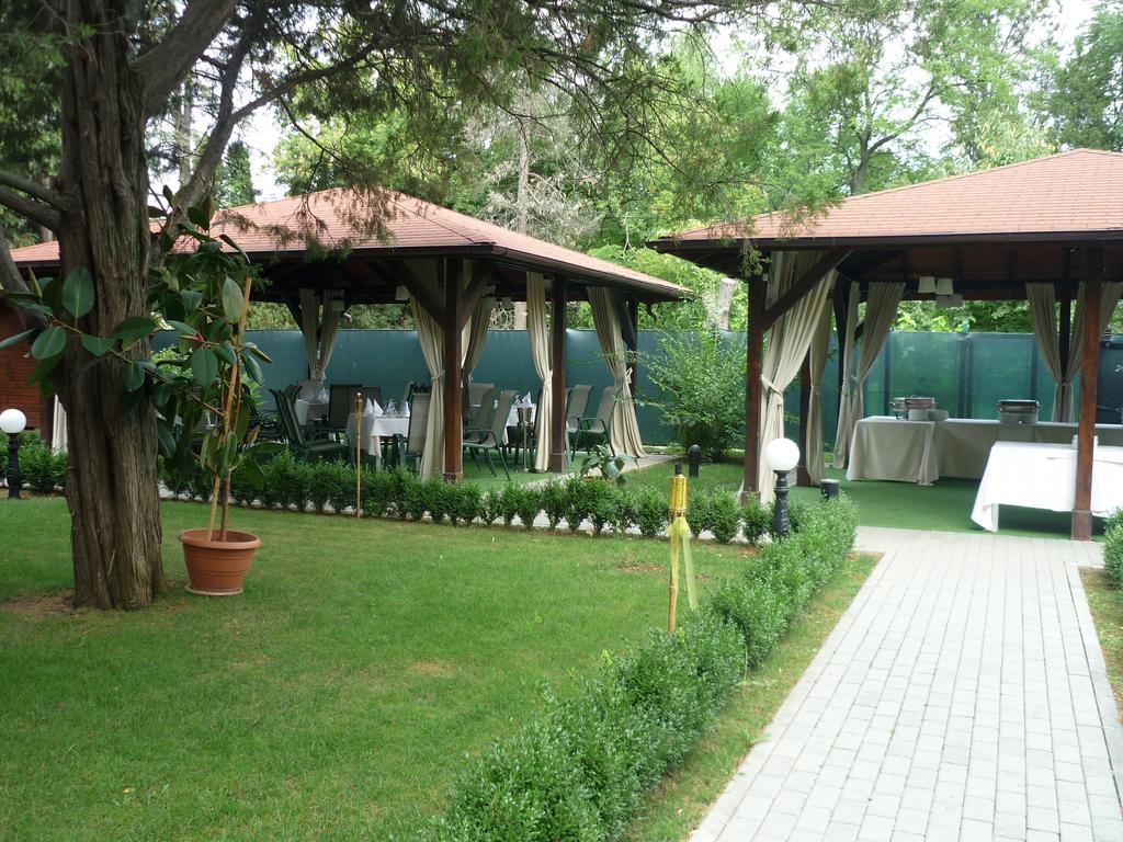 Baneasa Parc מלון 3*